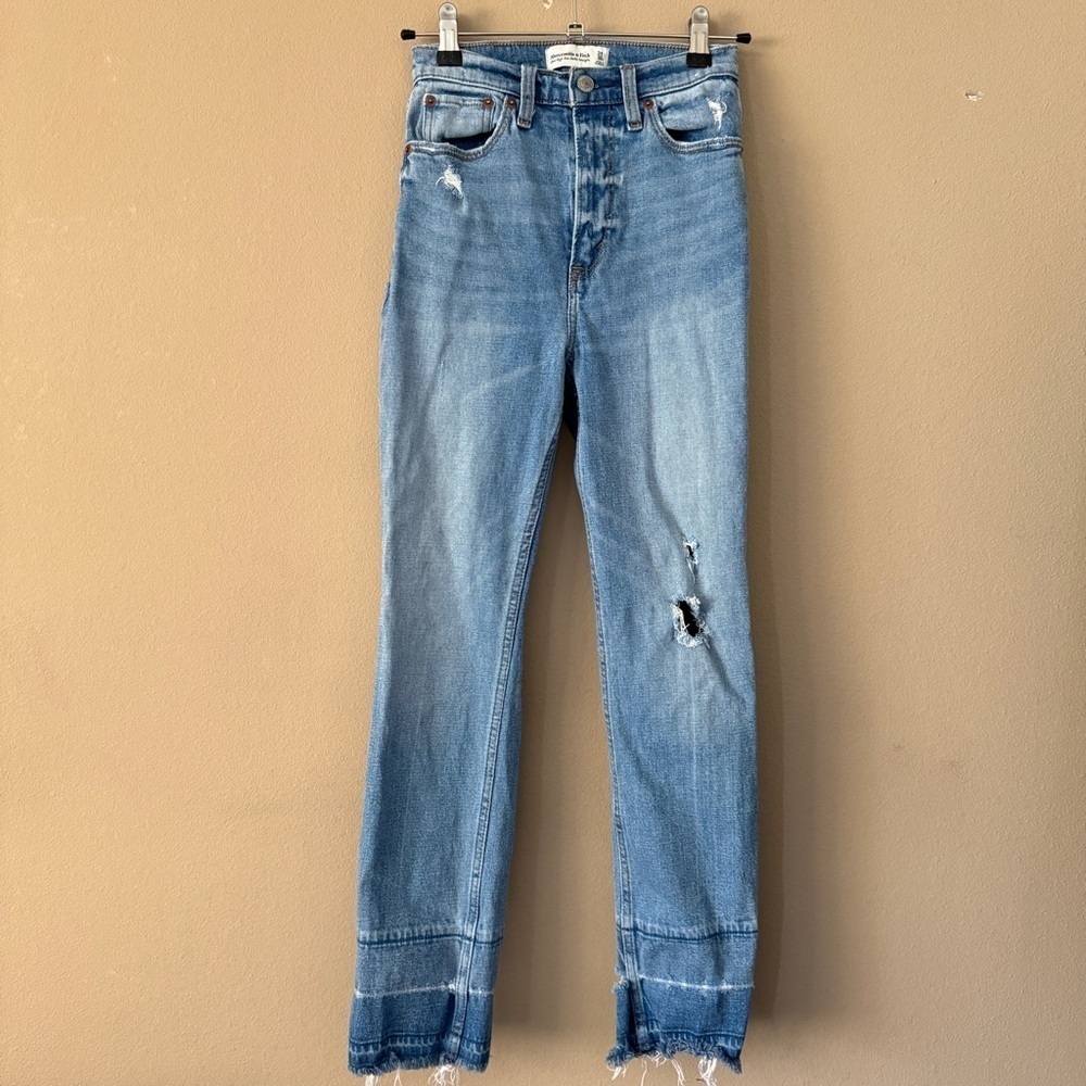 Abercrombie & Fitch Ultra High Rise Ankle Straight Distressed Curve Love Size 24